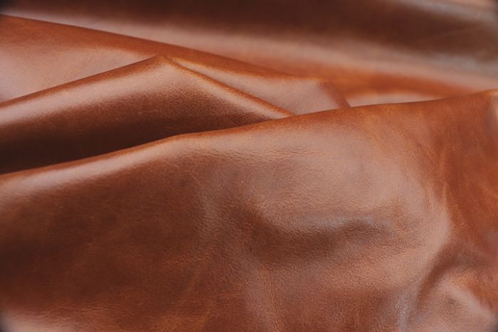 Picture showing the characteristics of a brandy vintage leather hide