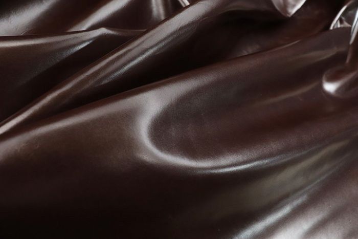 Picture showing the characteristics of an espresso brown pull up leather hide