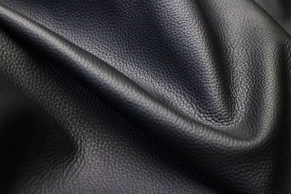 Picture showing the characteristics of a black pebble grain leather hide 