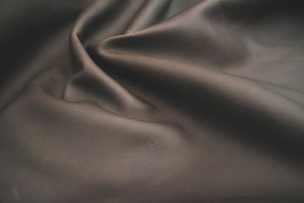 https://leatherhidestore.com/media/